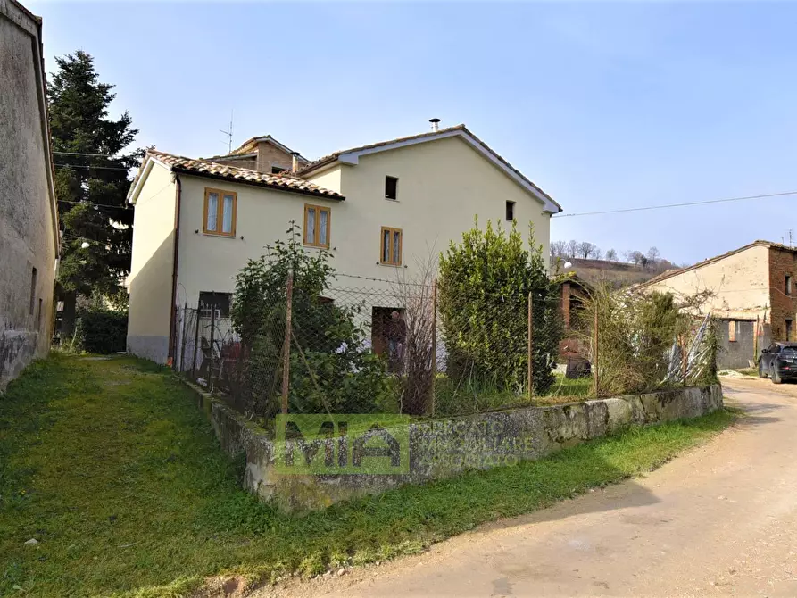 casa indipendente in vendita ad Amandola in zona Cese