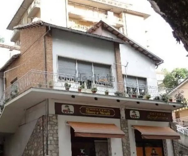 casa indipendente in vendita ad Amandola in zona Colle San Fortunato