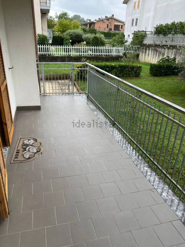 appartamento in vendita ad Amandola in zona Colle San Fortunato