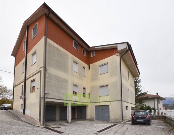 appartamento in vendita ad Amandola in zona Casa Tasso