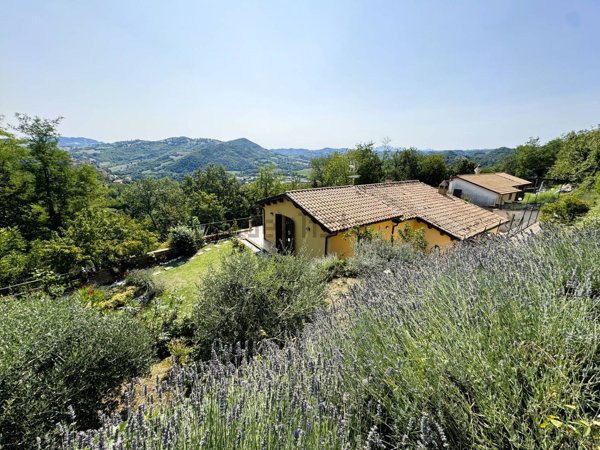 casa indipendente in vendita ad Amandola