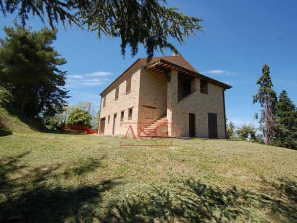 casa indipendente in vendita ad Amandola in zona San Ruffino