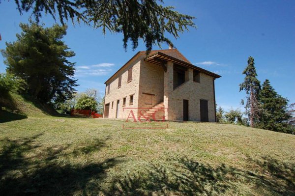 casa indipendente in vendita ad Amandola in zona San Ruffino
