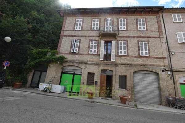 casa indipendente in vendita ad Amandola in zona San Ruffino