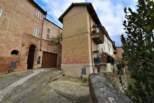 casa indipendente in vendita ad Amandola