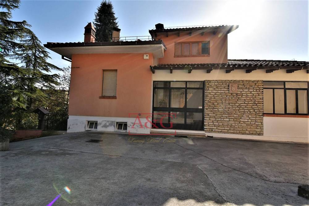 casa indipendente in vendita ad Amandola in zona Colle San Fortunato