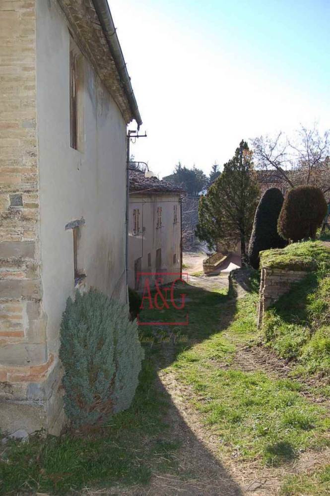 casa indipendente in vendita ad Amandola