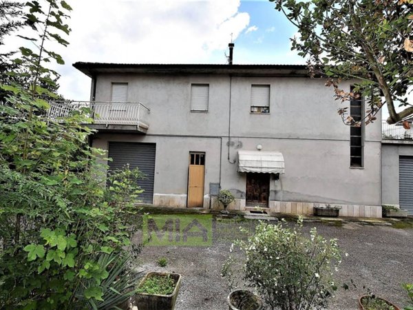 casa indipendente in vendita ad Amandola