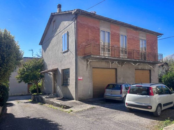 casa indipendente in vendita ad Amandola