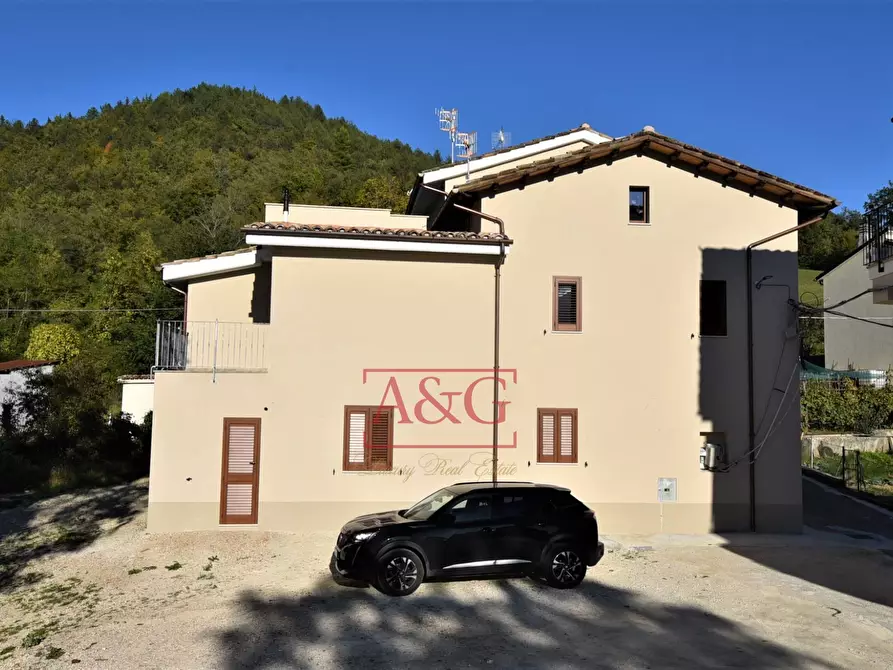casa indipendente in vendita ad Amandola in zona Salvi