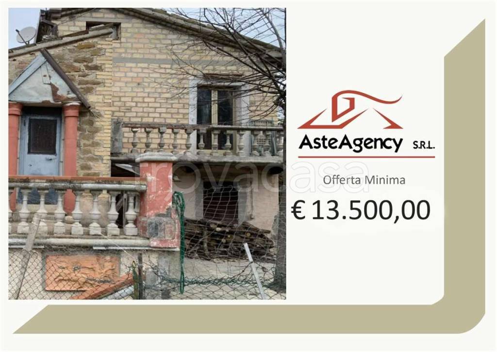 casa indipendente in vendita ad Amandola in zona Bore