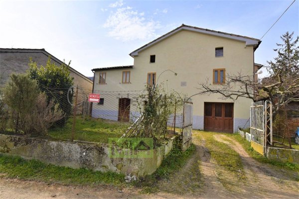 casa indipendente in vendita ad Amandola