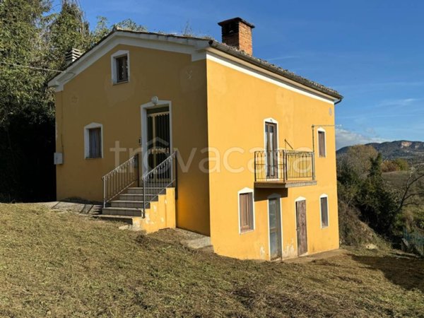 casa indipendente in vendita ad Amandola in zona Casa Tasso
