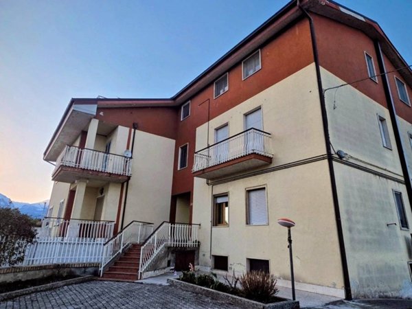 appartamento in vendita ad Amandola in zona San Ruffino