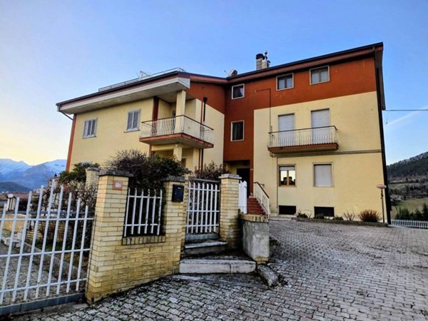 appartamento in vendita ad Amandola in zona Casa Tasso