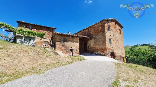 casale in vendita ad Amandola in zona Rustici
