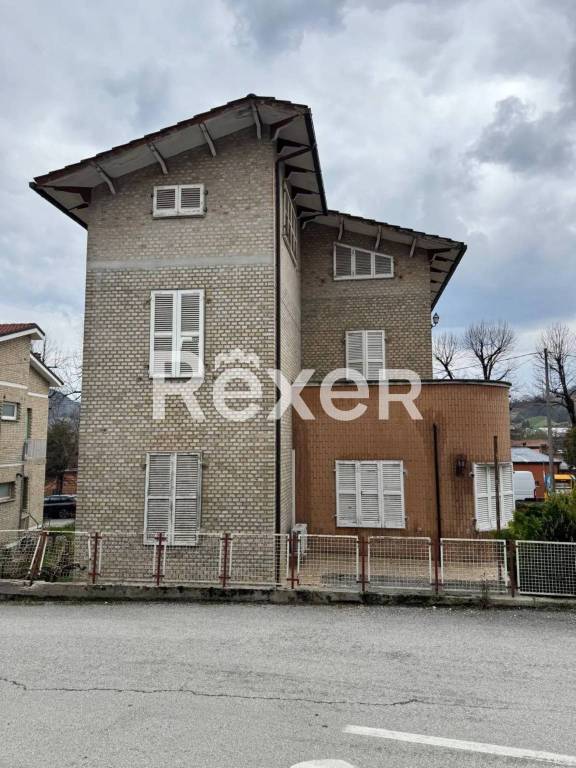 casa indipendente in vendita ad Amandola