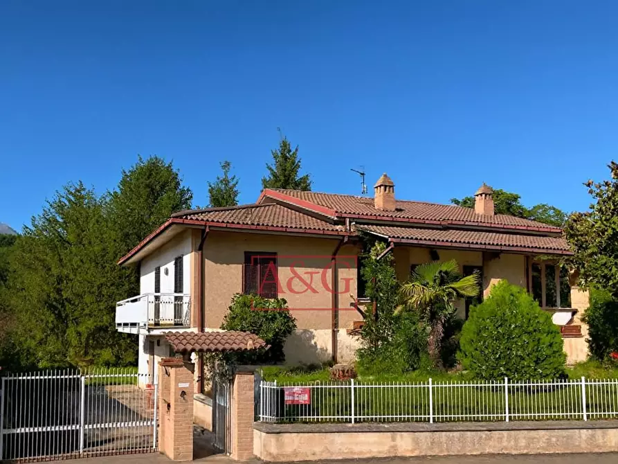 casa indipendente in vendita ad Amandola in zona Rustici