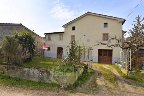 casa indipendente in vendita ad Amandola