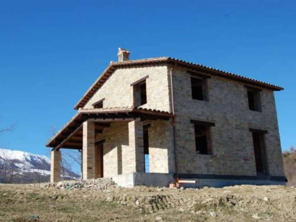 casa indipendente in vendita ad Amandola