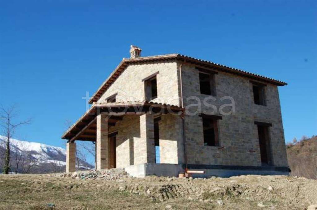 casa indipendente in vendita ad Amandola