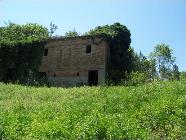 casa indipendente in vendita ad Amandola