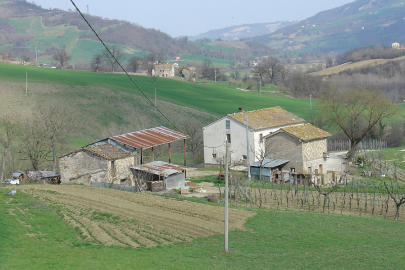casa indipendente in vendita ad Amandola in zona San Cristoforo