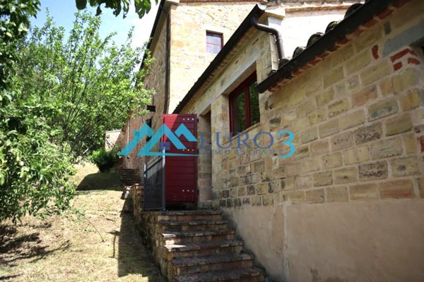 casa indipendente in vendita ad Amandola in zona Casa Tasso