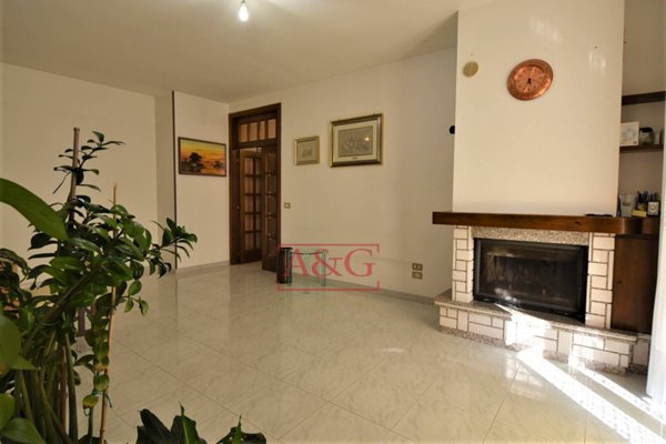 appartamento in vendita ad Amandola in zona Ciaraglia