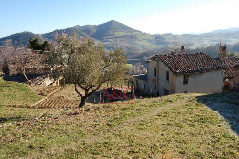 casale in vendita ad Amandola in zona Le Piane