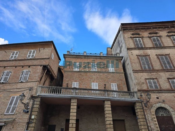 appartamento in vendita ad Amandola in zona Le Piane