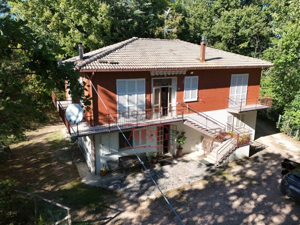 casa indipendente in vendita ad Amandola in zona Colle San Fortunato