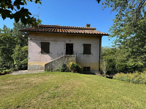 casa indipendente in vendita ad Amandola in zona Casa Tasso