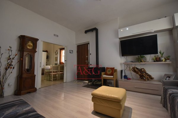 appartamento in vendita ad Amandola in zona Colle San Fortunato