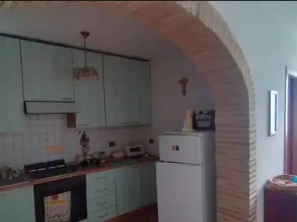 casa indipendente in vendita ad Amandola in zona Taccarelli