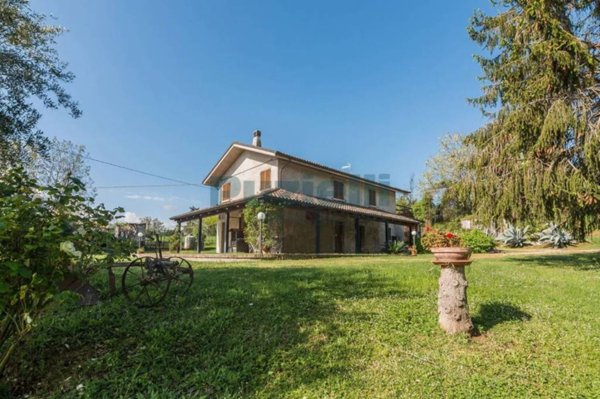 casa indipendente in vendita a Belmonte Piceno in zona Colle Ete