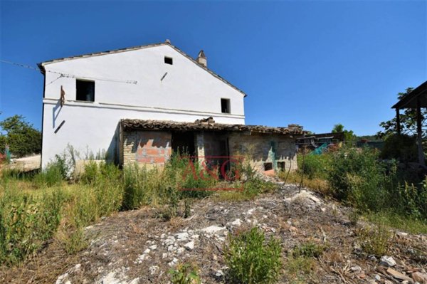 casa indipendente in vendita a Belmonte Piceno in zona Castellarso Ete