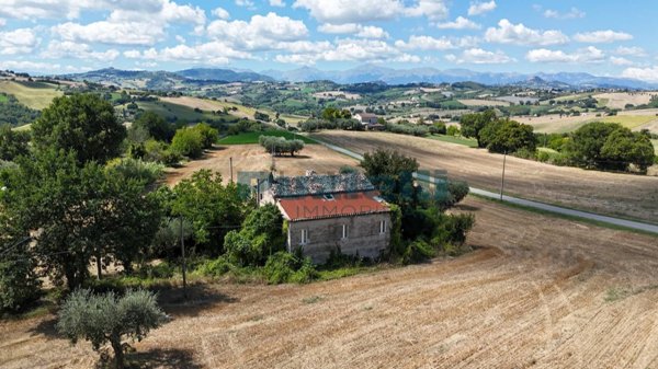 casa indipendente in vendita a Belmonte Piceno