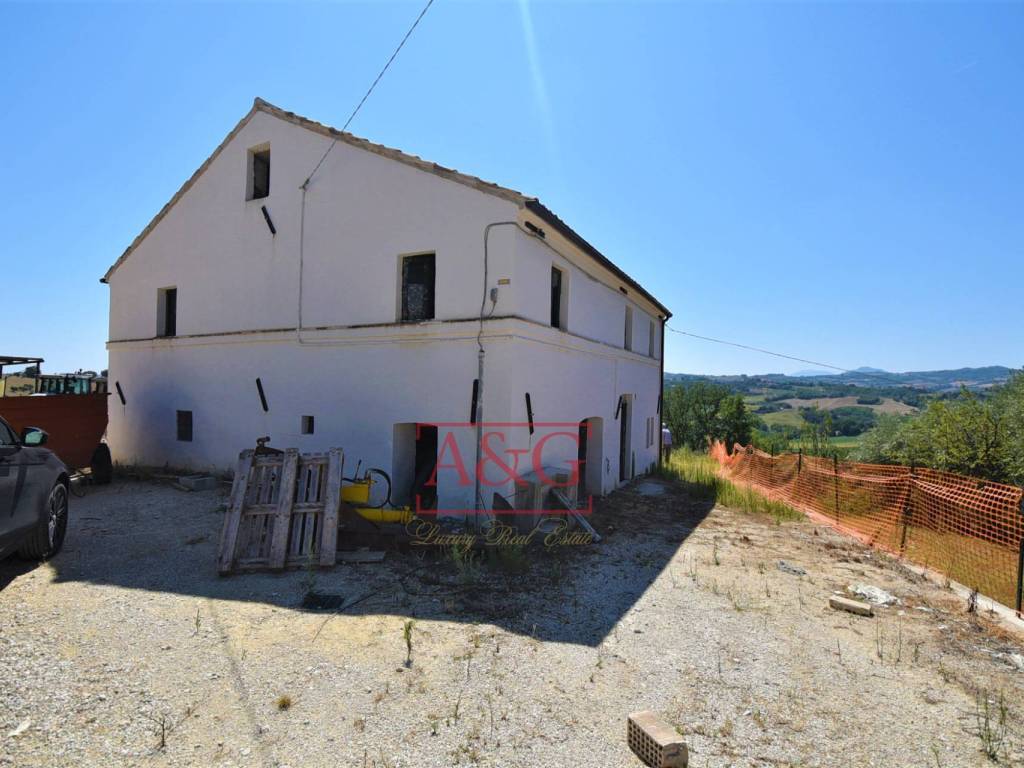 casa indipendente in vendita a Belmonte Piceno
