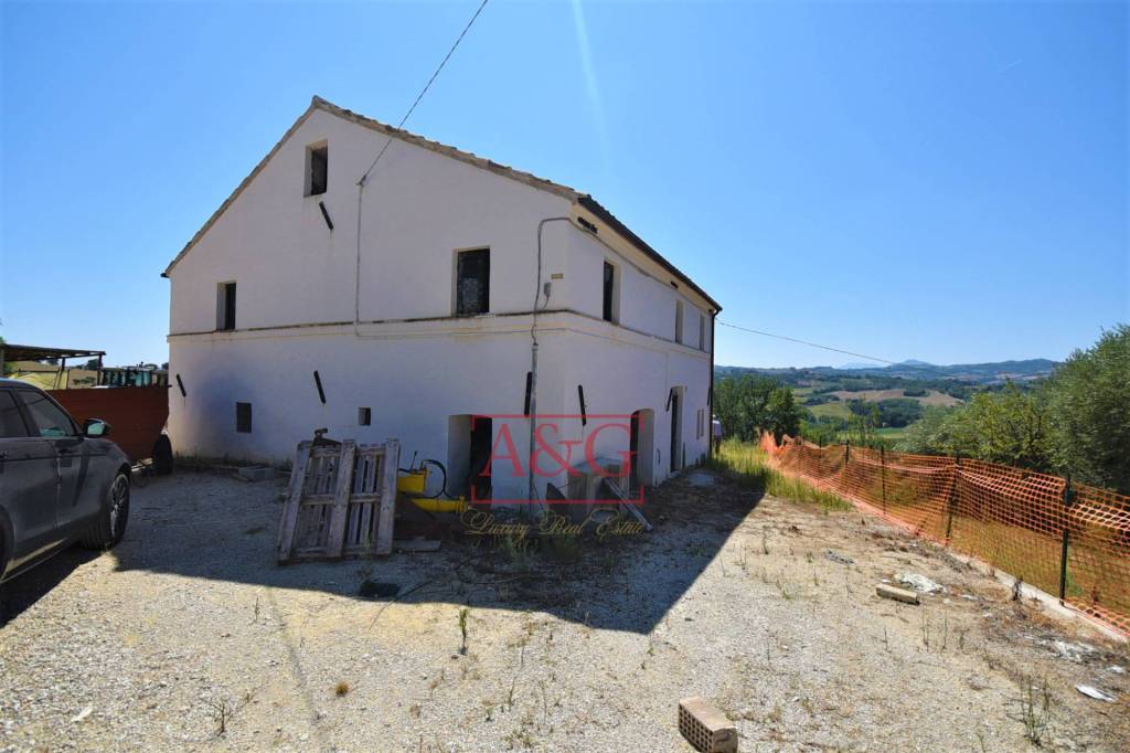 casa indipendente in vendita a Belmonte Piceno in zona Castellarso Ete