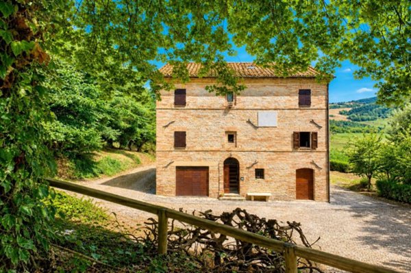 casale in vendita a Belmonte Piceno in zona Castellarso Ete