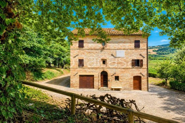 casale in vendita a Belmonte Piceno in zona Castellarso Ete