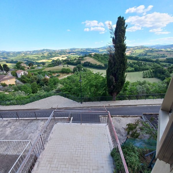 casa indipendente in vendita a Belmonte Piceno