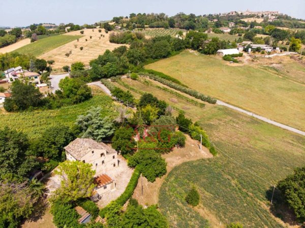 casa indipendente in vendita a Belmonte Piceno in zona Colle Ete