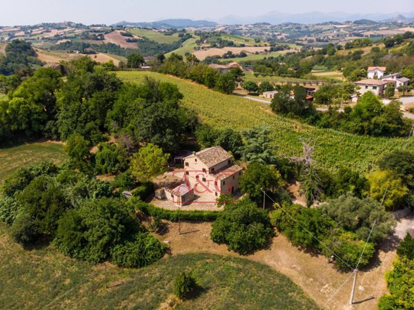 casa indipendente in vendita a Belmonte Piceno in zona Colle Ete