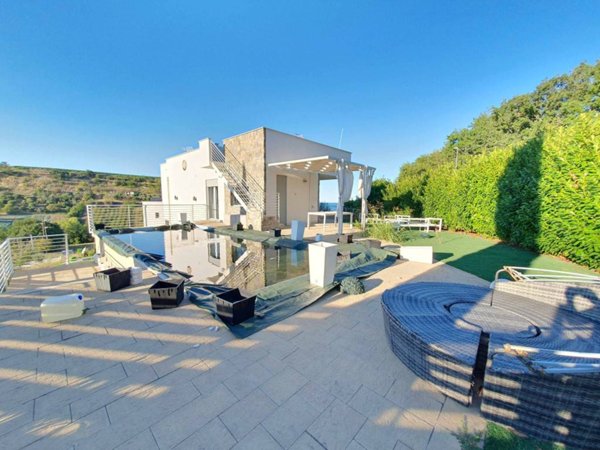 casa indipendente in vendita a Campofilone