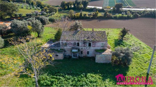 casale in vendita a Campofilone