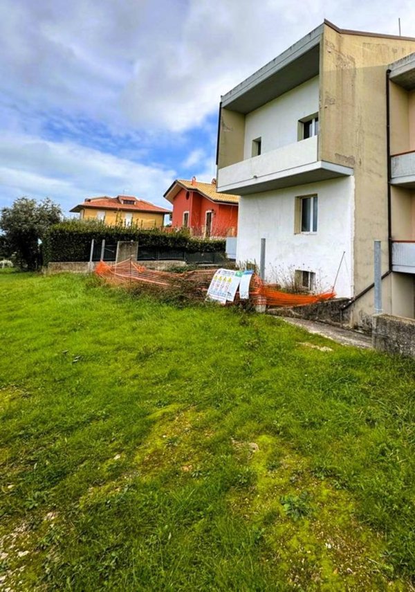 casa indipendente in vendita a Campofilone
