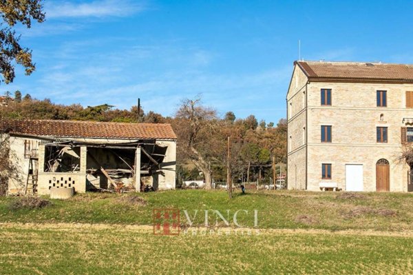 casa indipendente in vendita a Falerone