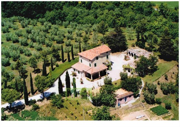 casa indipendente in vendita a Falerone